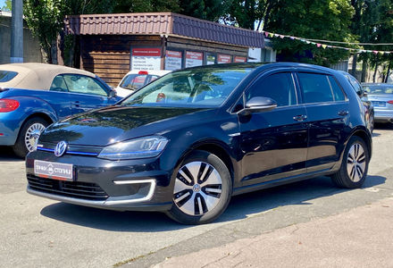Продам Volkswagen e-Golf 2015 года в Киеве
