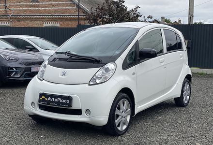 Продам Peugeot iOn 2014 года в Луцке