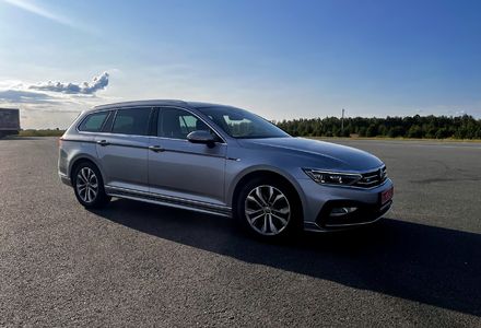 Продам Volkswagen Passat B8 R-Line 4*4 200к.с  2021 года в Житомире