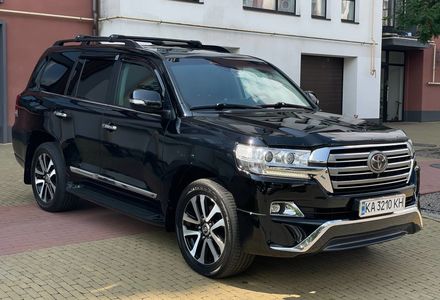 Продам Toyota Land Cruiser 200 2017 года в Киеве