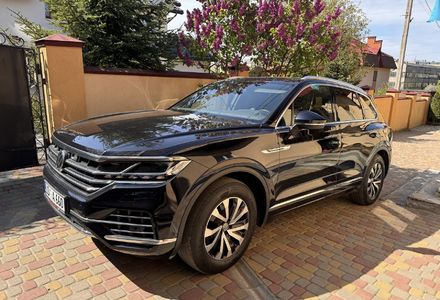 Продам Volkswagen Touareg Volkswagen TOUAREG 3, 0 л TDI  2020 года в Львове