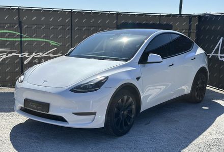 Продам Tesla Model Y Dual Motor Long Range 2021 года в Киеве