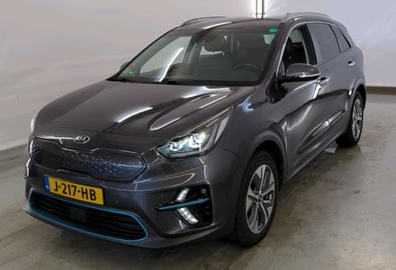 Продам Kia Niro 64КВТ  2020 года в Львове