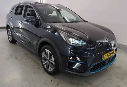 Продам Kia Niro 64 КВТ 2021 года в Львове