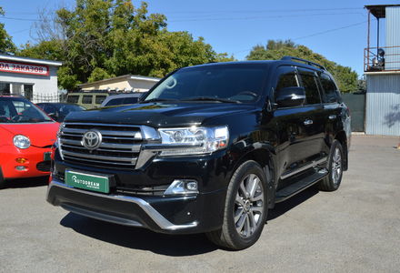 Продам Toyota Land Cruiser 300 2017 года в Одессе