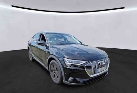 Продам Audi E-Tron 71 KW авто в дорозі  2022 года в Львове