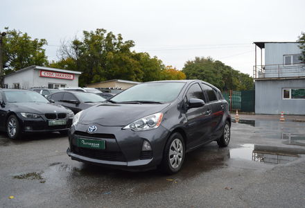 Продам Toyota Prius С 2012 года в Одессе