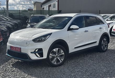 Продам Kia Niro 64 кВт  2022 года в Львове