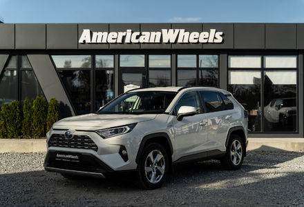 Продам Toyota Rav 4 Hybrid 2020 года в Черновцах