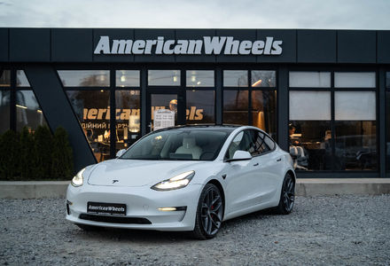 Продам Tesla Model 3 Performance 2023 года в Черновцах