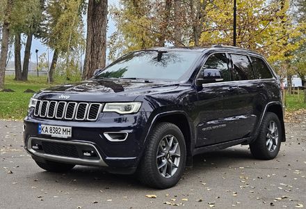 Продам Jeep Grand Cherokee Overland 2018 года в Киеве