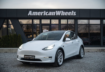 Продам Tesla Model Y Long Range Dual Motor 2021 года в Черновцах