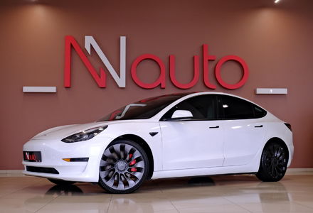 Продам Tesla Model 3 Dual Motor 2022 года в Одессе