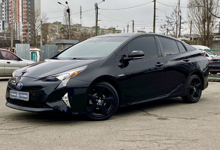 Продам Toyota Prius 1.8 HEV CVT (122 к.с.) 2016 года в Киеве