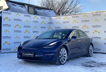 Продам Tesla Model 3 Performance 2019 года в Луцке