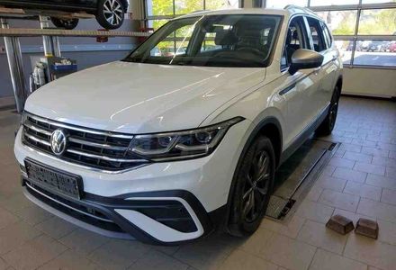 Продам Volkswagen Tiguan Allspace Life 4Motion 2022 года в Житомире