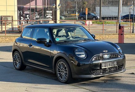 Продам MINI Cooper 2024 года в Киеве
