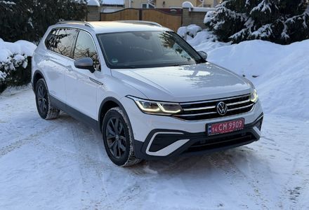Продам Volkswagen Tiguan Allspace Life 4Motion 2022 года в Житомире