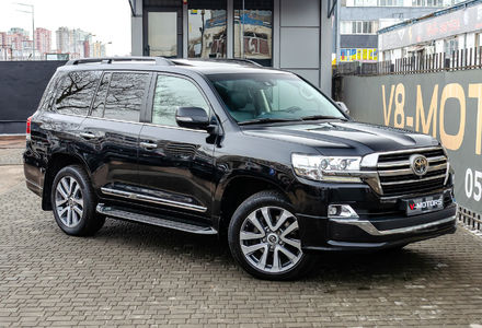 Продам Toyota Land Cruiser 200 V8 4.6i PREMIUM 2019 года в Киеве