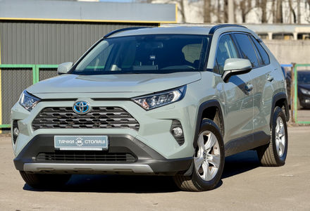 Продам Toyota Rav 4 2.5 ECVT (219 к.с.) Hybrid  2018 года в Киеве