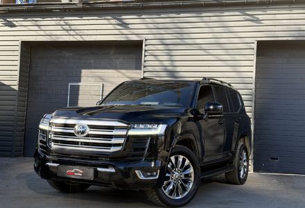 Продам Toyota Land Cruiser 300 3.5 T AWD Premium  2021 года в Киеве