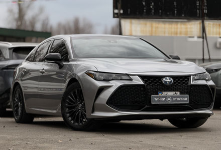 Продам Toyota Avalon 2.5 FHEV CVT (215 к.с.) 2018 года в Киеве