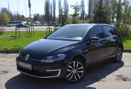 Продам Volkswagen e-Golf 35.8 kWh (136 к.с.) 2020 года в Киеве