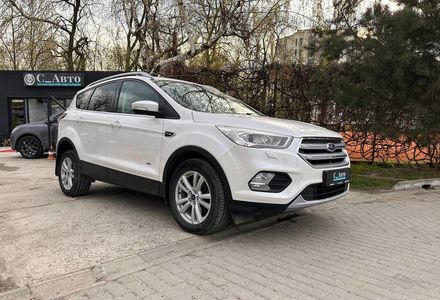 Продам Ford Kuga 2017 года в Черновцах