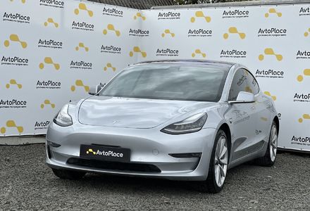 Продам Tesla Model 3 2018 года в Луцке