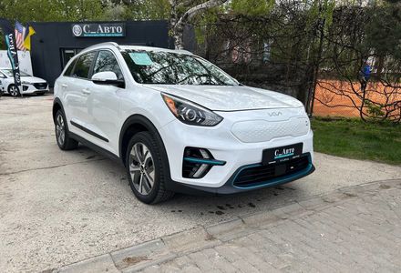 Продам Kia Niro 64кВ 2022 года в Черновцах