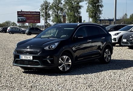 Продам Kia Niro 64 KW 2019 года в Львове