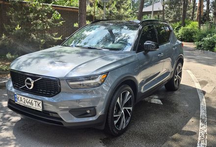 Продам Volvo XC60 XC40 T5 R-DESIGN 2020 года в Киеве