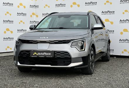 Продам Kia Niro 64 квт 2023 года в Луцке