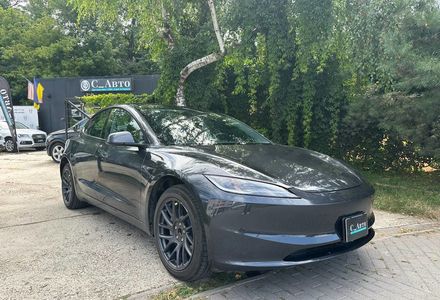 Продам Tesla Model 3 82.5 кВ 2025 года в Черновцах