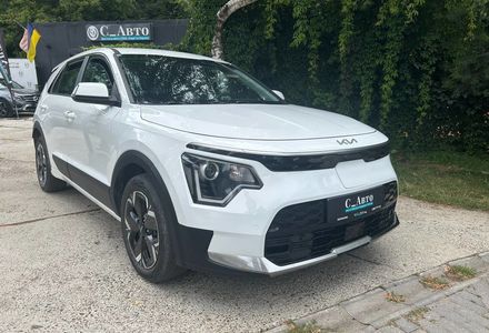 Продам Kia Niro 64кВ 2023 года в Черновцах