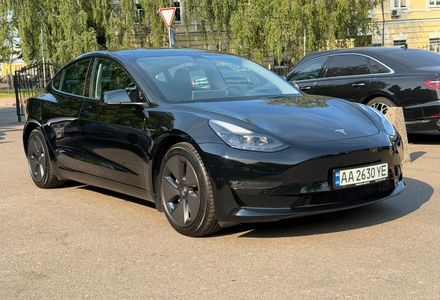Продам Tesla Model 3 2021 года в Киеве