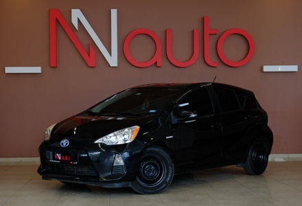 Продам Toyota Prius 2013 года в Одессе