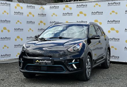 Продам Kia Niro 64 квт 2019 года в Луцке