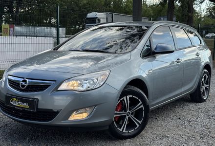 Продам Opel Astra J COMIS  2012 года в г. Умань, Черкасская область