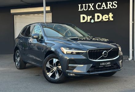 Продам Volvo XC60 B5 AWD 2022 года в Киеве