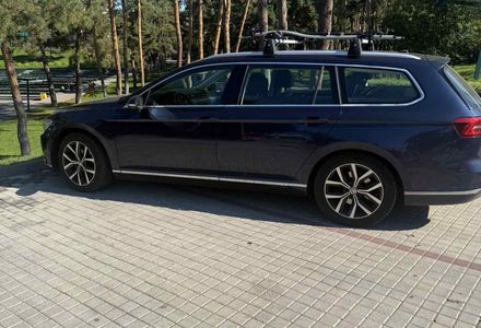 Продам Volkswagen Passat B8 Highline 2015 года в Киеве