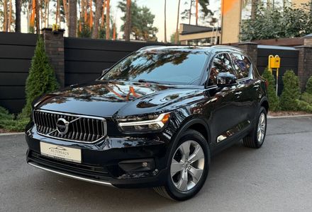 Продам Volvo XC60 XC40, T5 Momentum 2021 года в Киеве