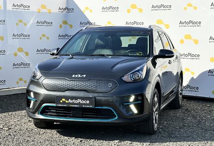 Продам Kia Niro 64 квт 2022 года в Луцке