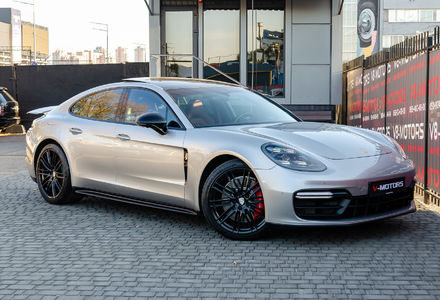 Продам Porsche Panamera GTS 2019 года в Киеве