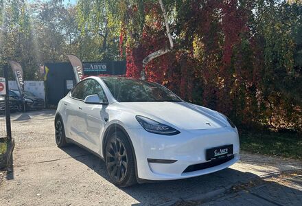 Продам Tesla Model Y 2023 року у Чернівцях