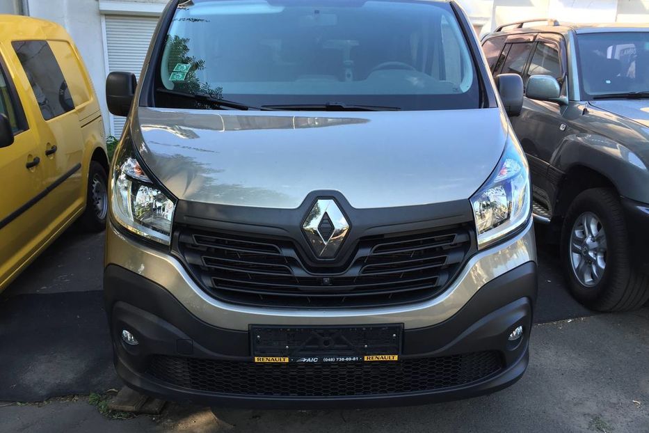 Продам Renault Trafic пасс. 115 dci 2015 года в Одессе