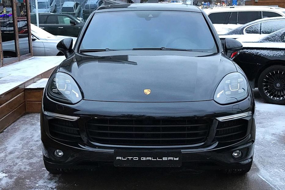 Продам Porsche Cayenne DIESEL 2015 года в Киеве