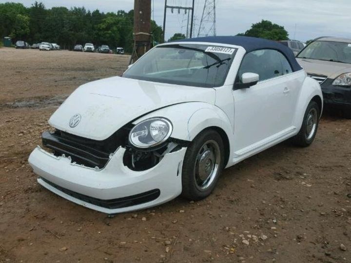 Продам Volkswagen Beetle cabrio 2017 года в Днепре