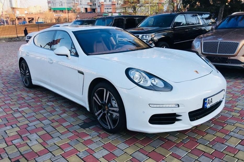Продам Porsche Panamera Exucutive Long 2013 года в Киеве
