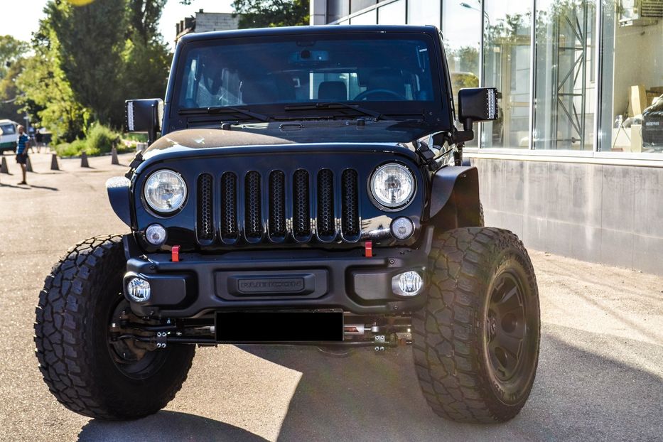 Продам Jeep Wrangler Sahara 2014 года в Киеве
